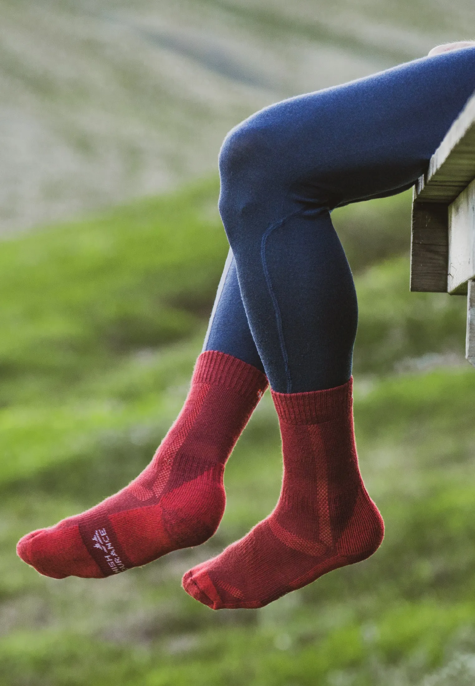 MERINO WOOL HIKING SOCKS