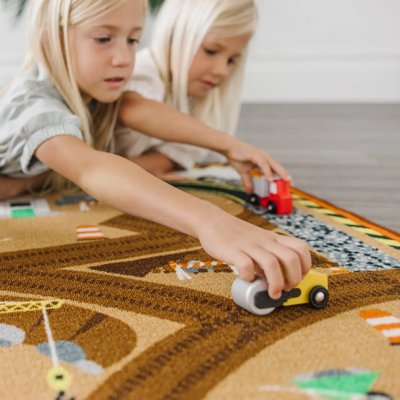 Round the Construction Zone Work Site Rug & Vehicle Set